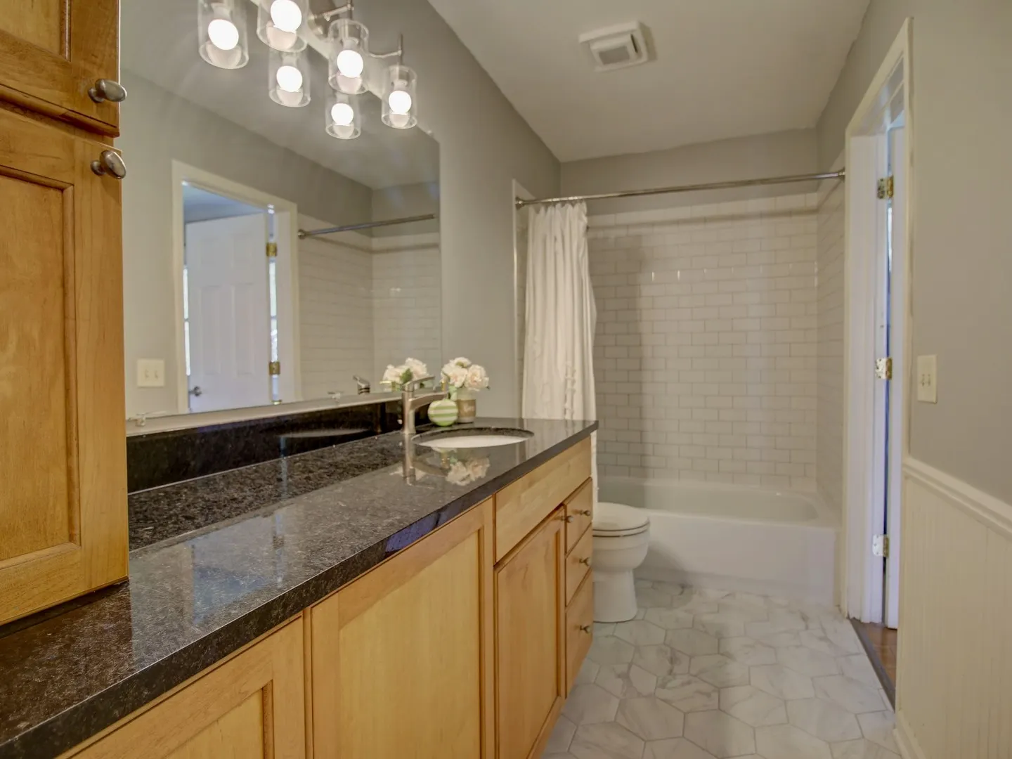 30W111 Glenhurst Court IL