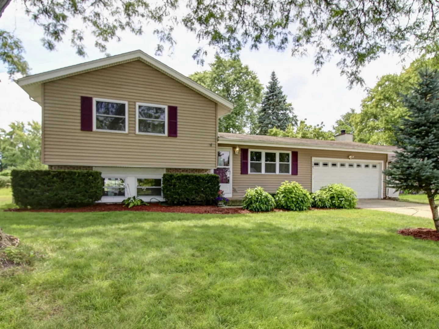 30W111 Glenhurst Court IL
