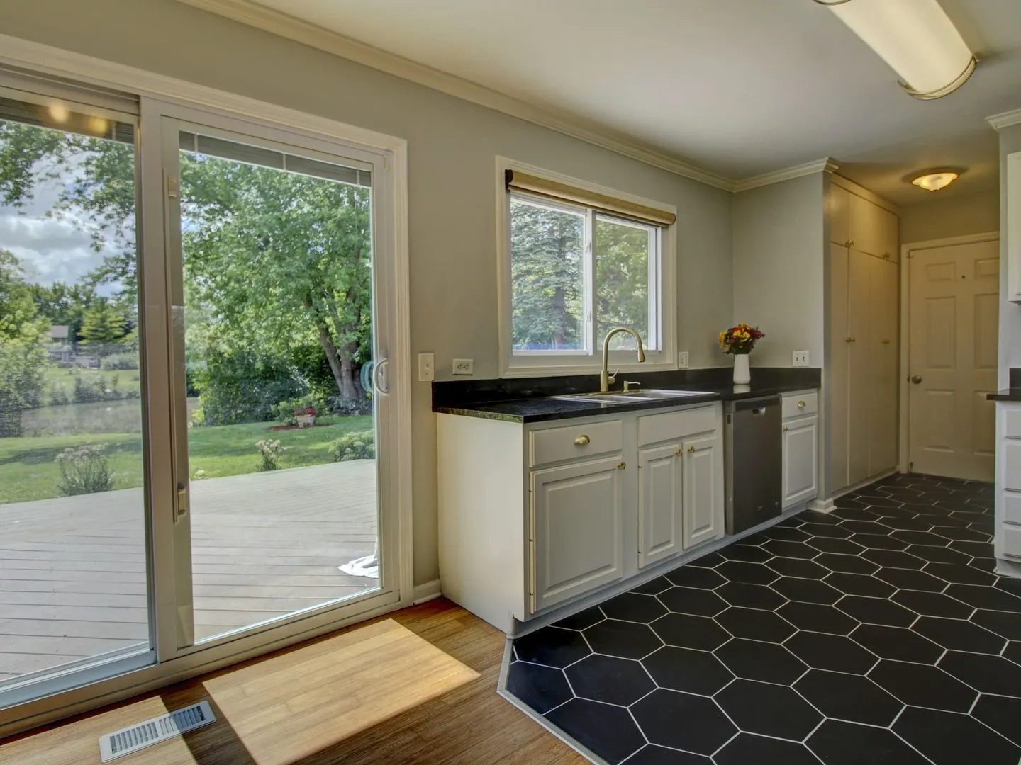 30W111 Glenhurst Court IL