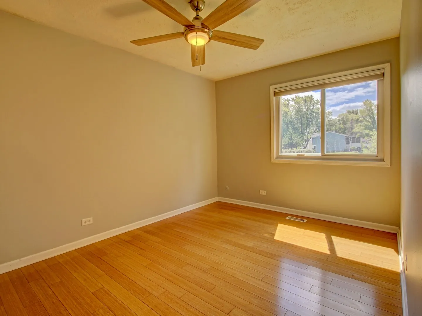 30W111 Glenhurst Court IL