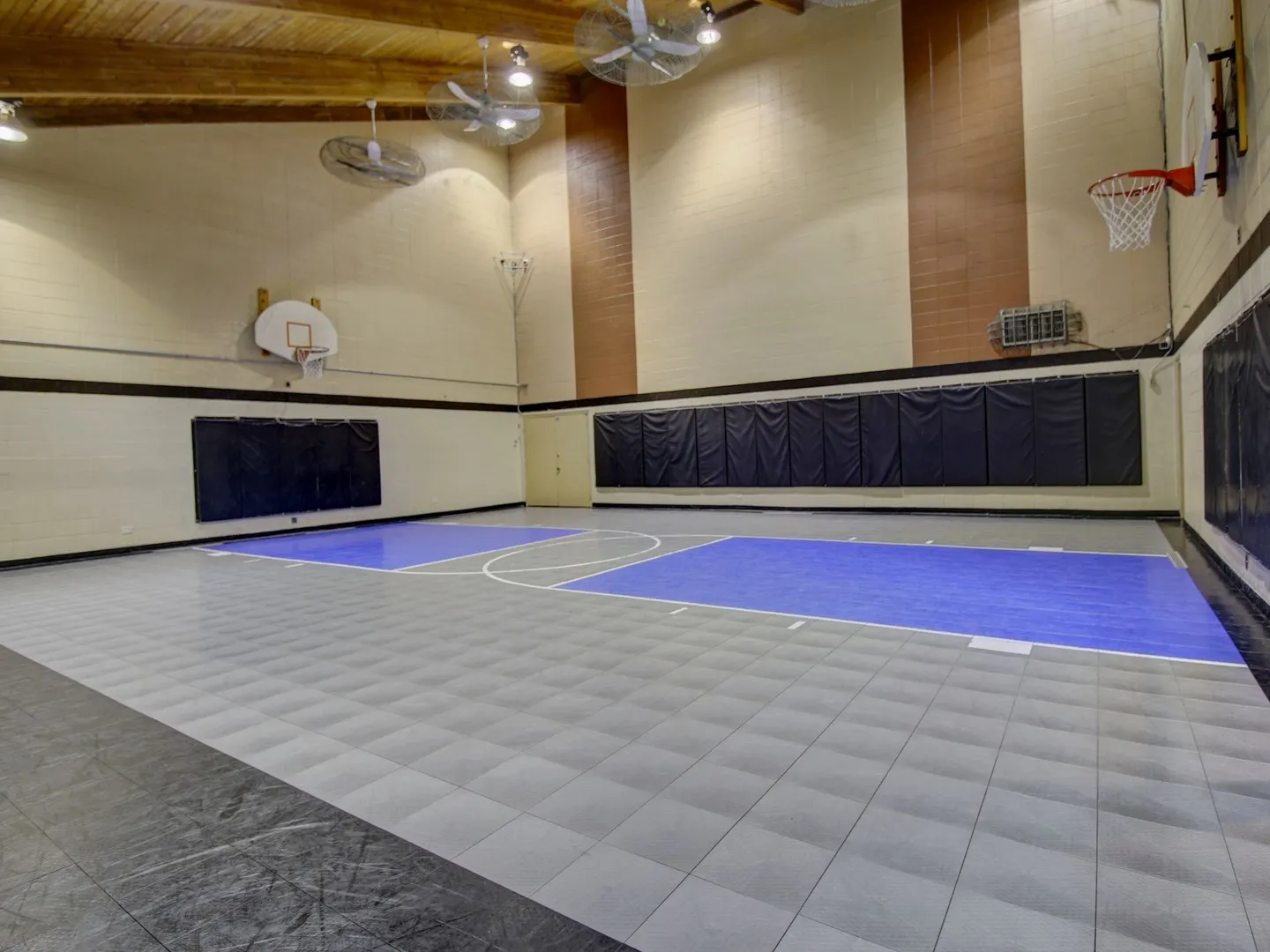 30W111 Glenhurst Court IL