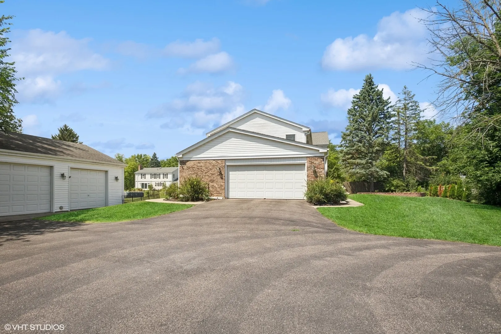 523 N Ela Road IL