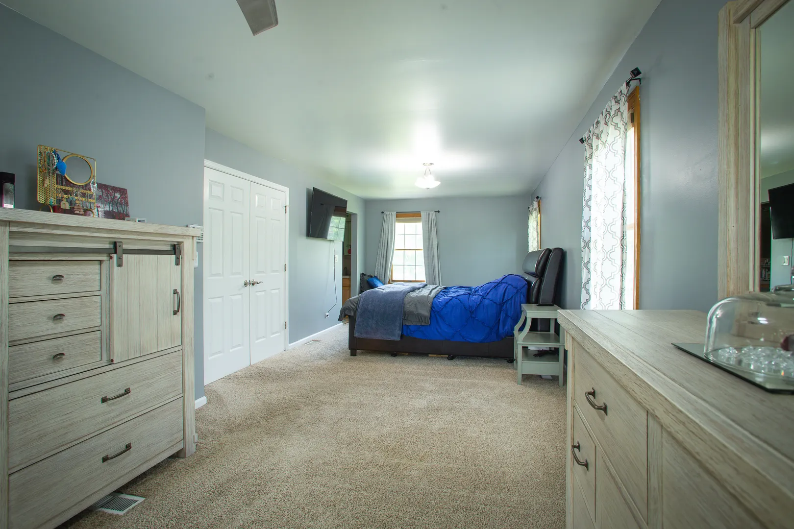 523 N Ela Road IL