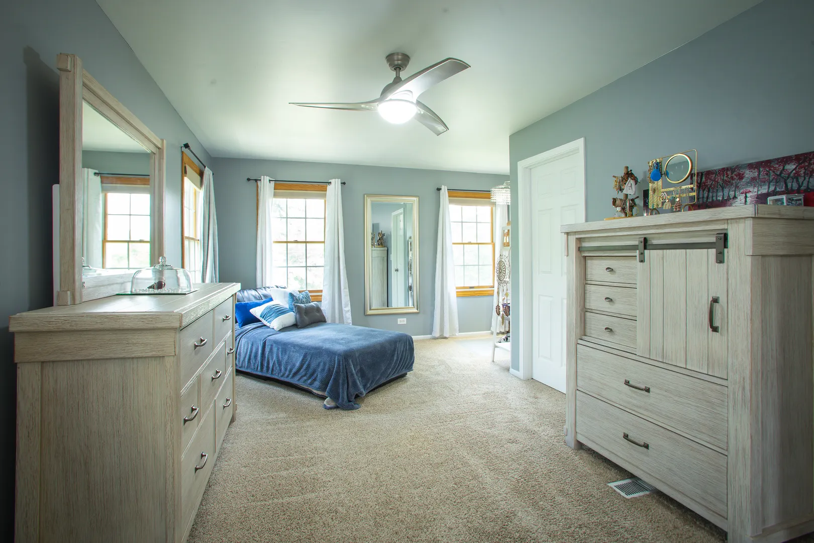 523 N Ela Road IL