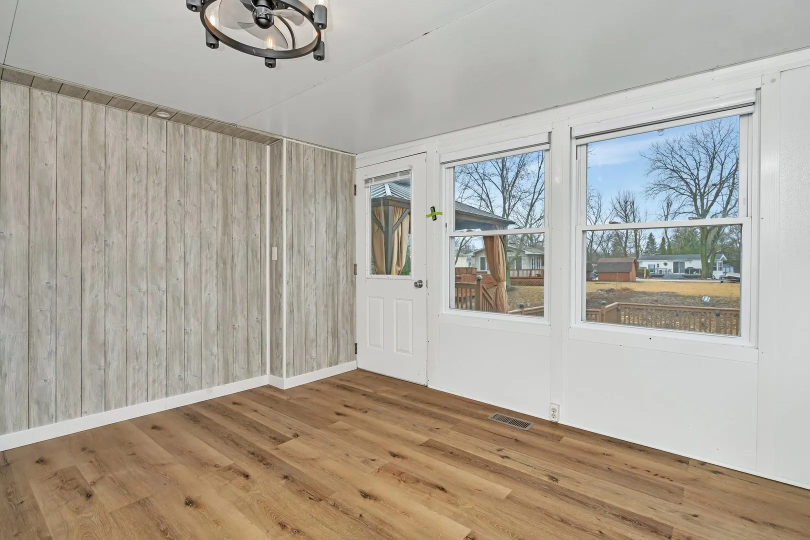 95 Smallmouth Lane IL