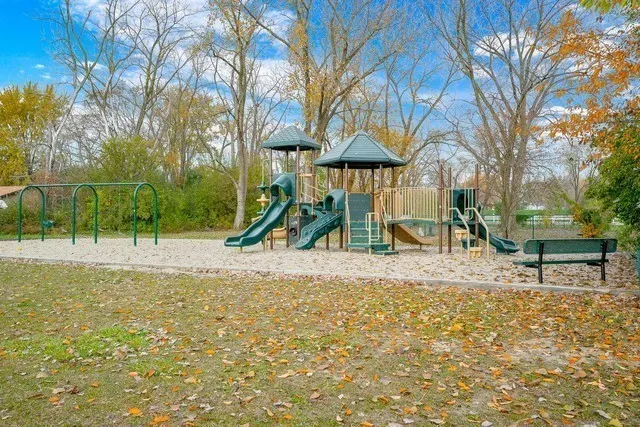95 Smallmouth Lane IL