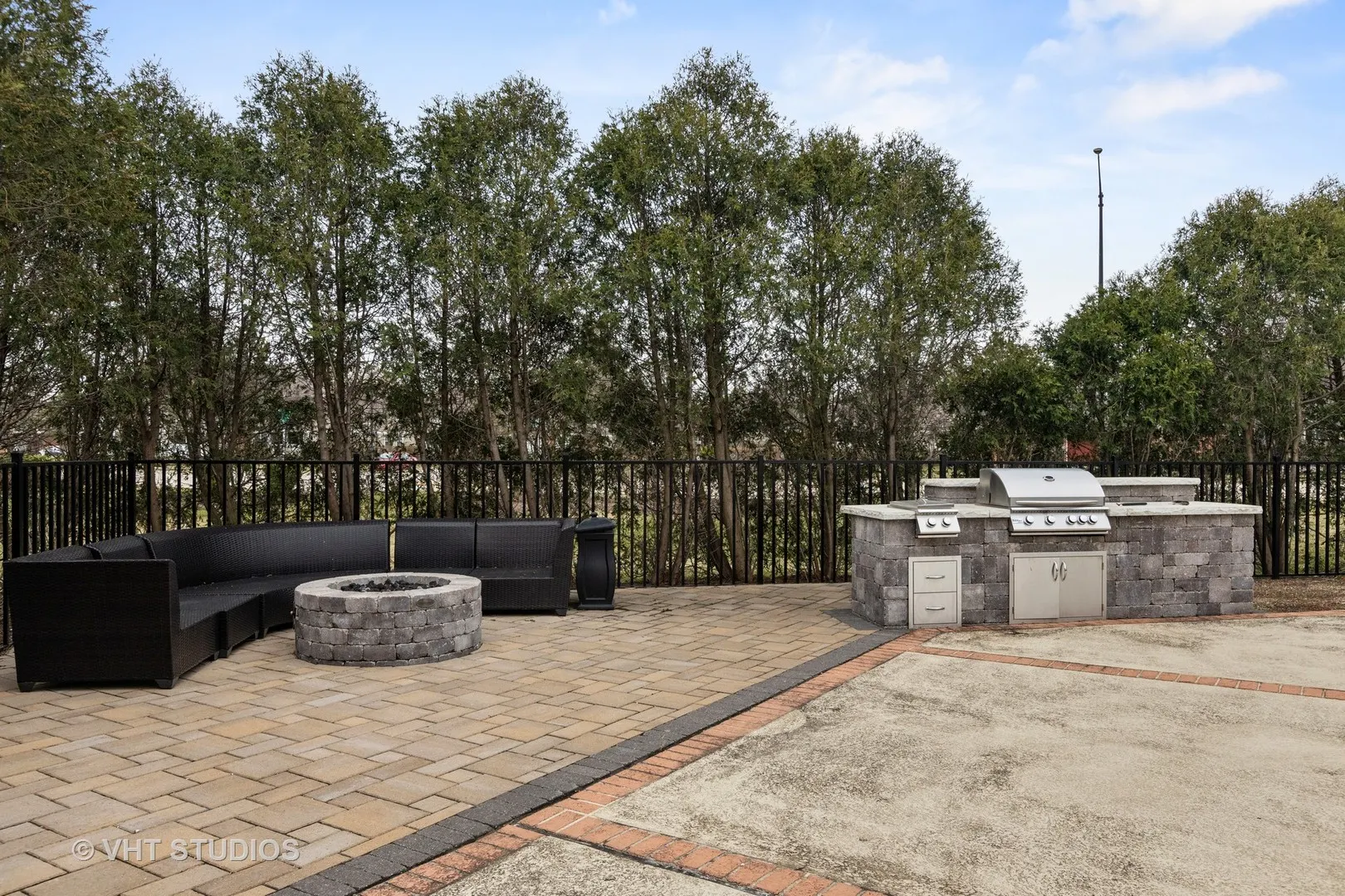 1650 Buttonwood Circle 3126 IL