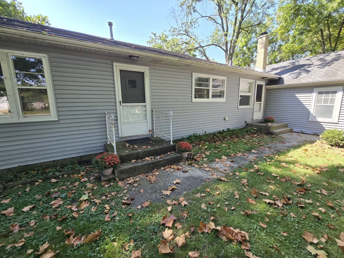 901 E Krage Drive IL