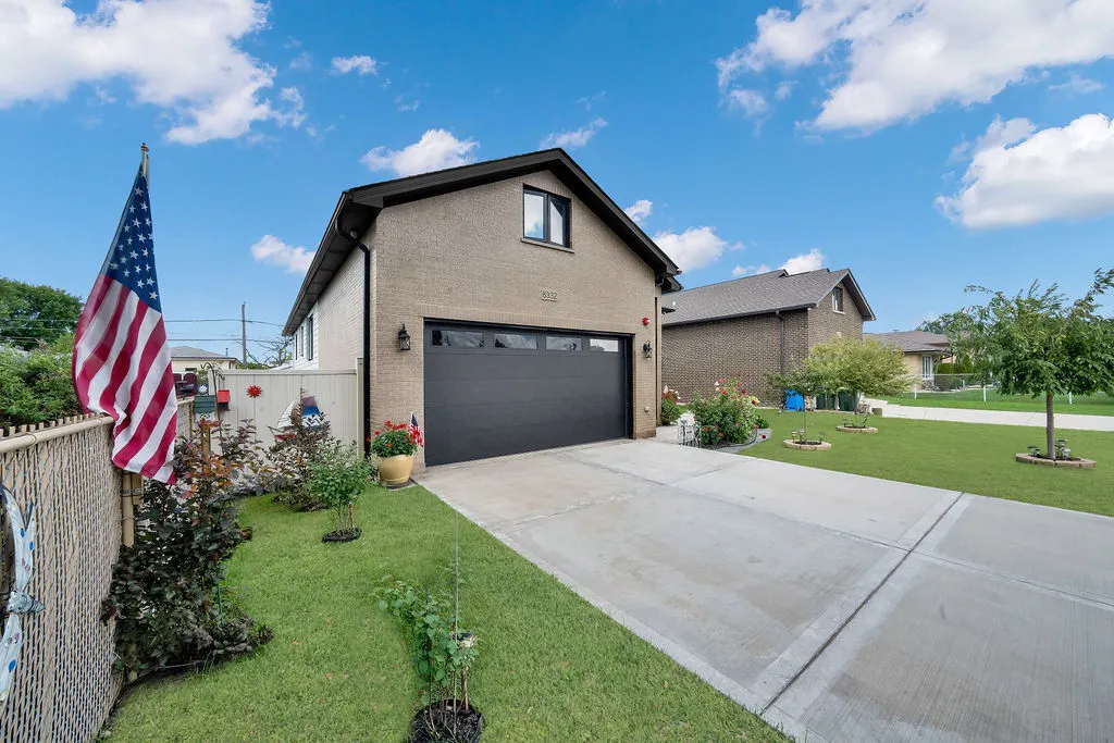 8332 S 78th Court IL
