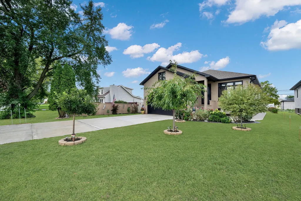 8332 S 78th Court IL