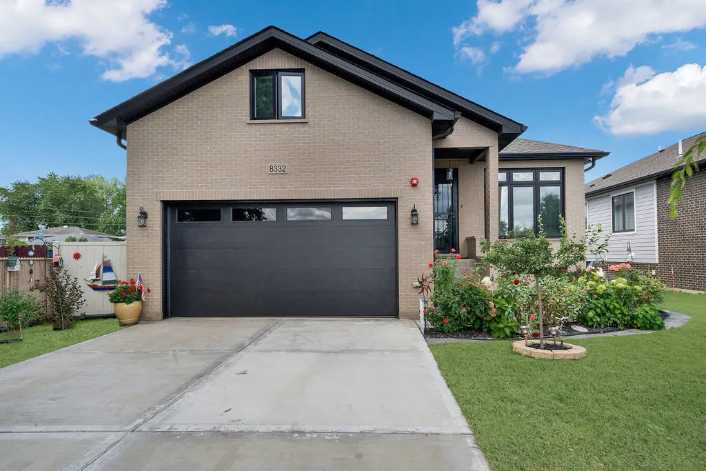8332 S 78th Court IL