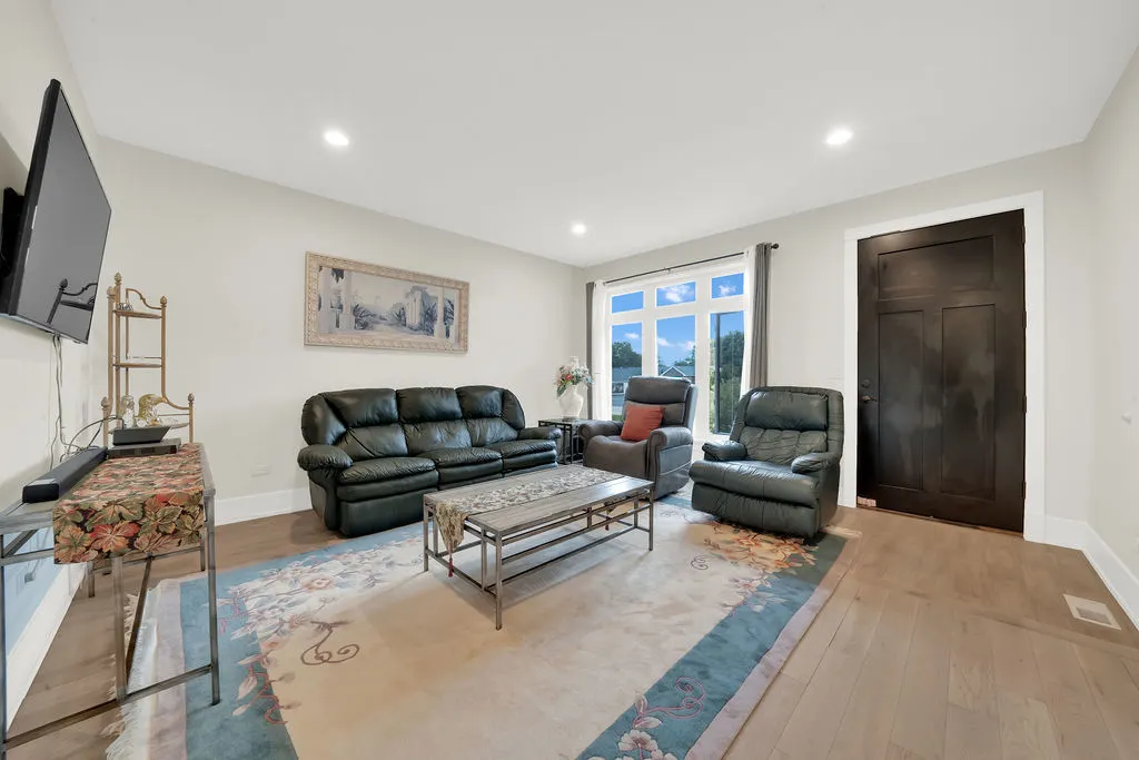 8332 S 78th Court IL