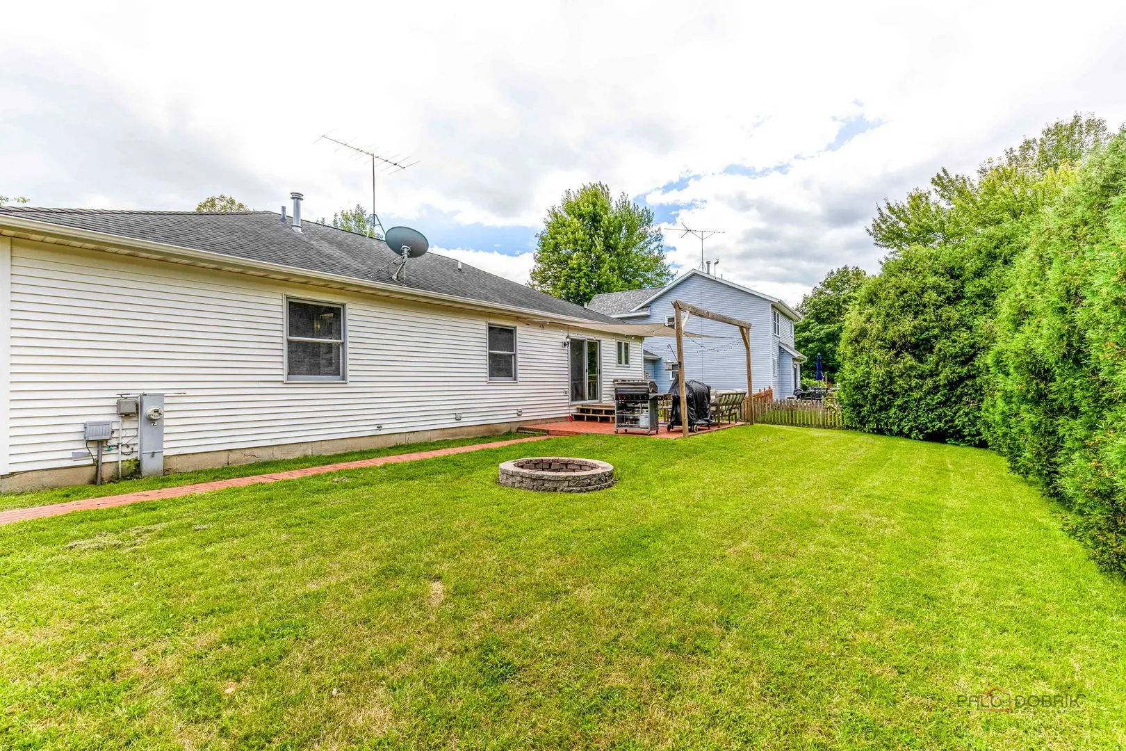 807 Aspen Way IL