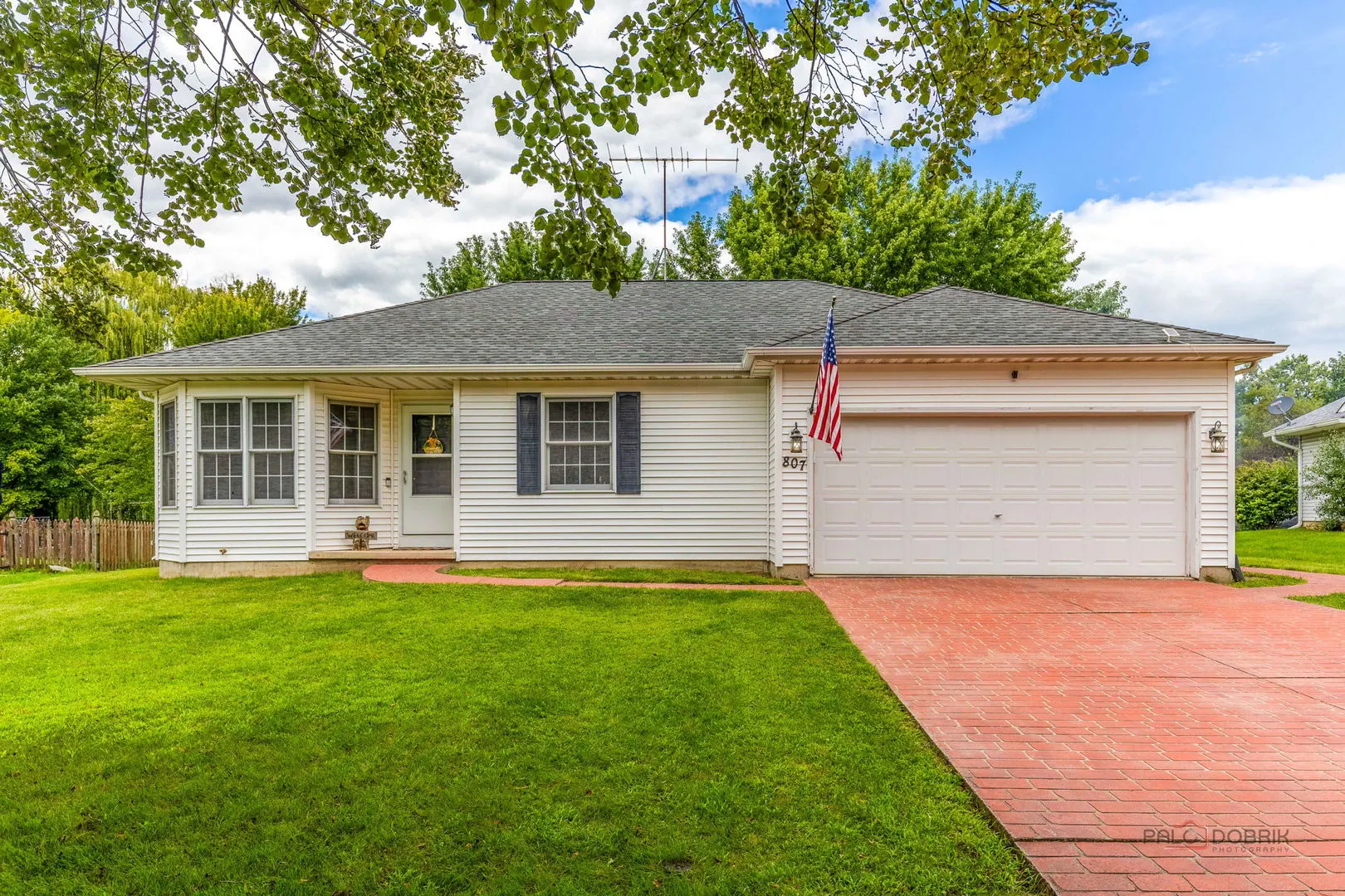 807 Aspen Way IL