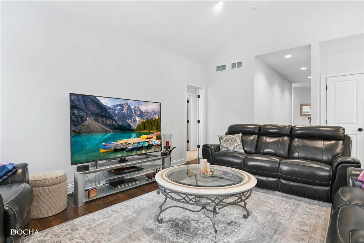2687 Nicole Circle IL