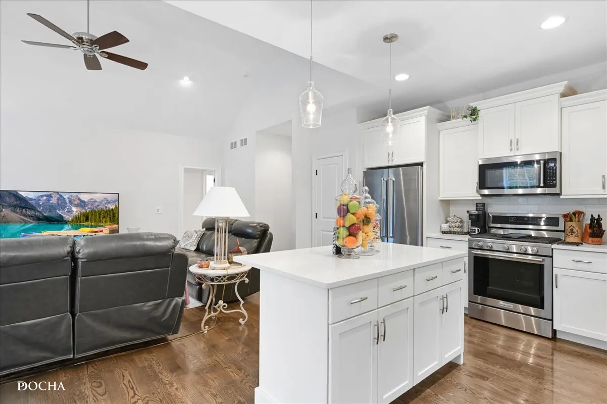 2687 Nicole Circle IL