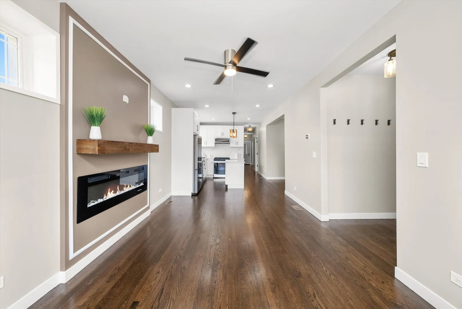 2101 S 48th Court IL