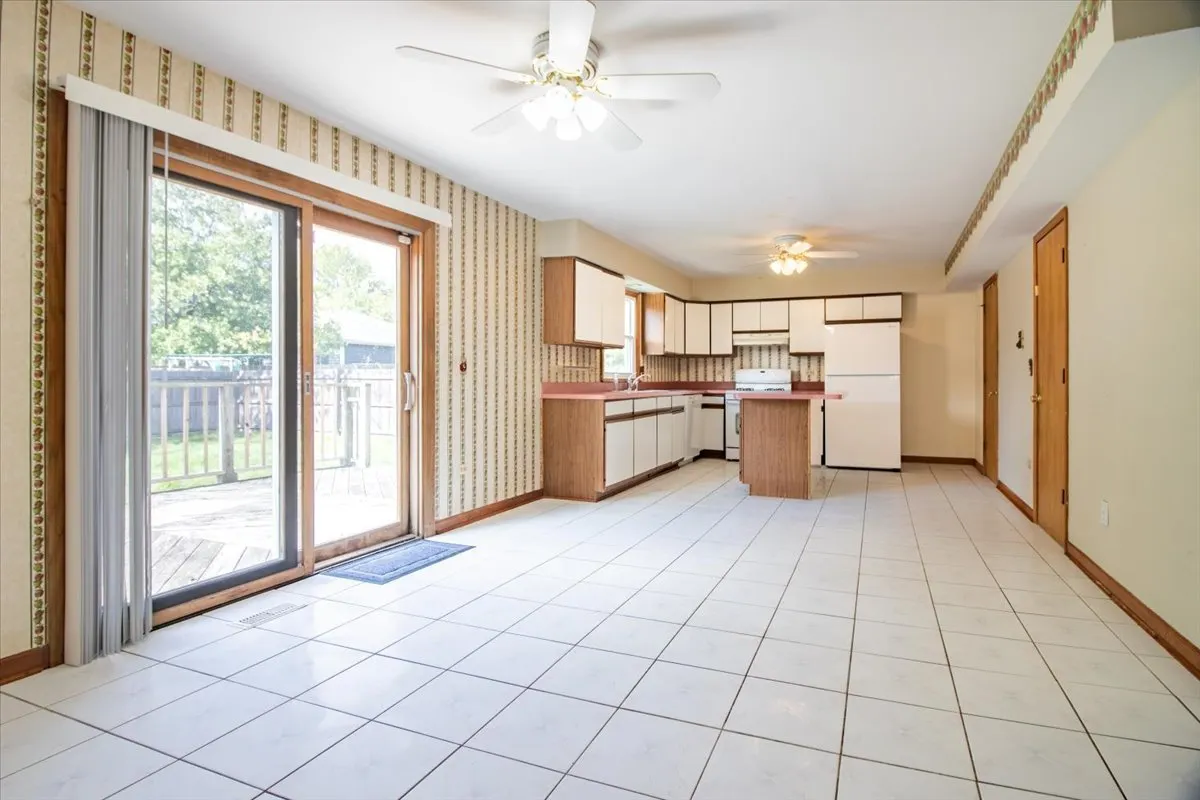 105 S Canyon Drive IL