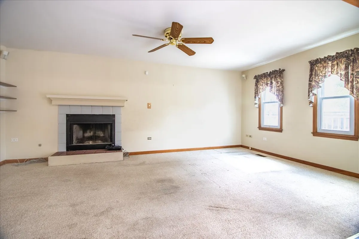 105 S Canyon Drive IL