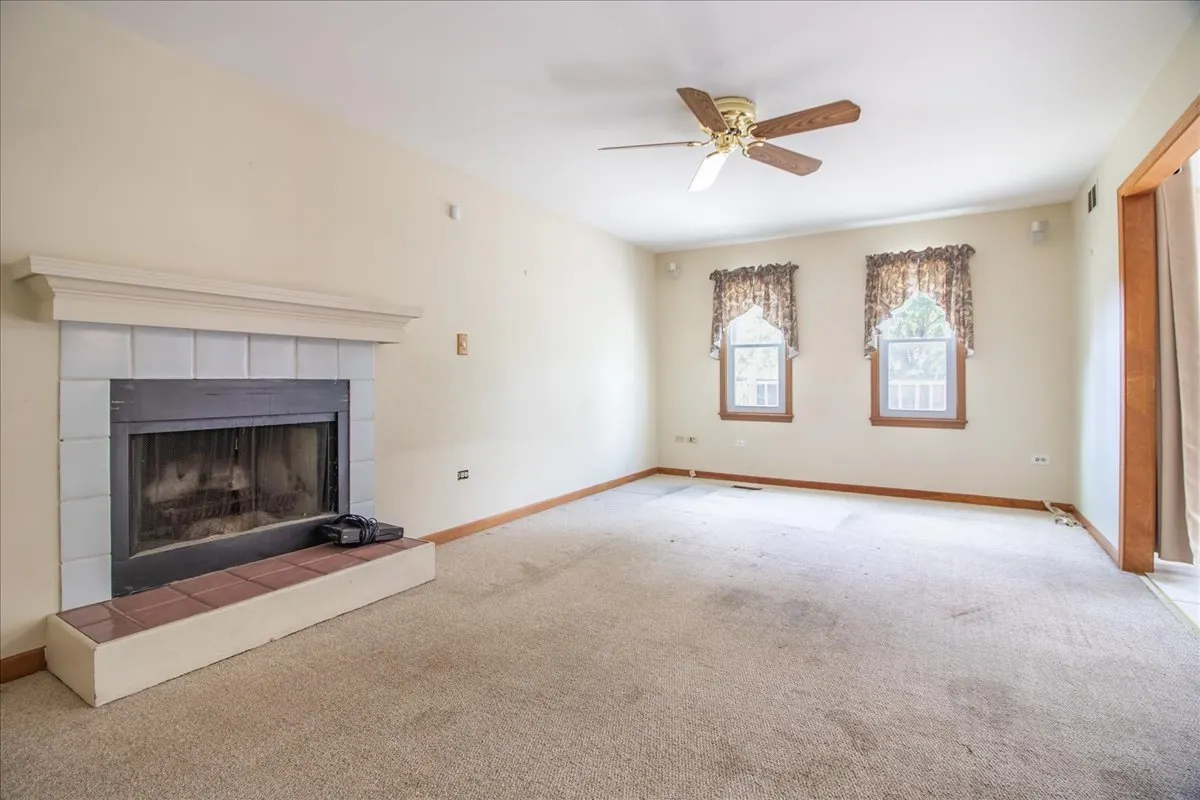 105 S Canyon Drive IL