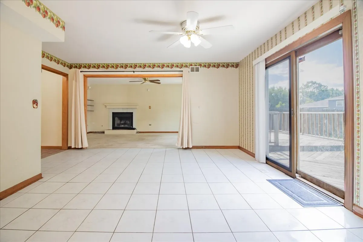 105 S Canyon Drive IL