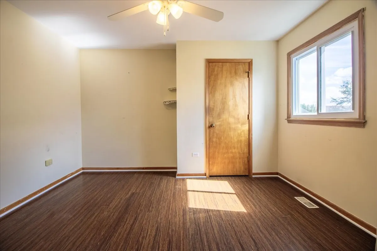 105 S Canyon Drive IL