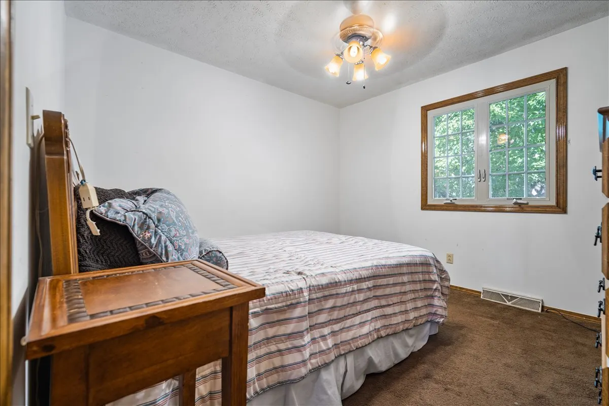 109 S Devonshire Drive IL