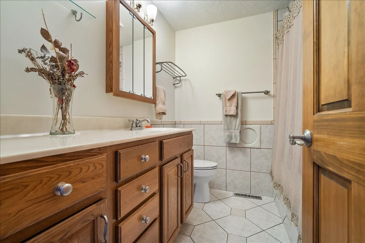 109 S Devonshire Drive IL
