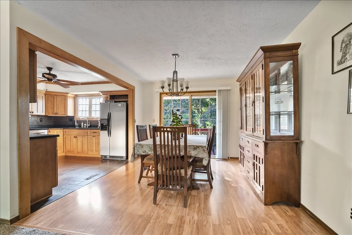 109 S Devonshire Drive IL