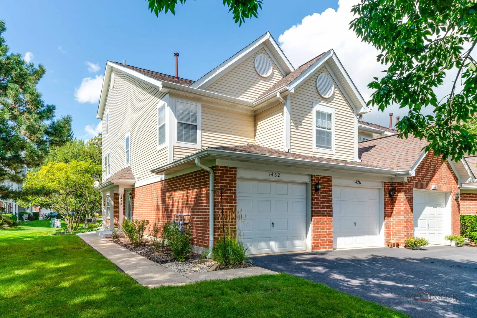 1432 Hampshire Court IL