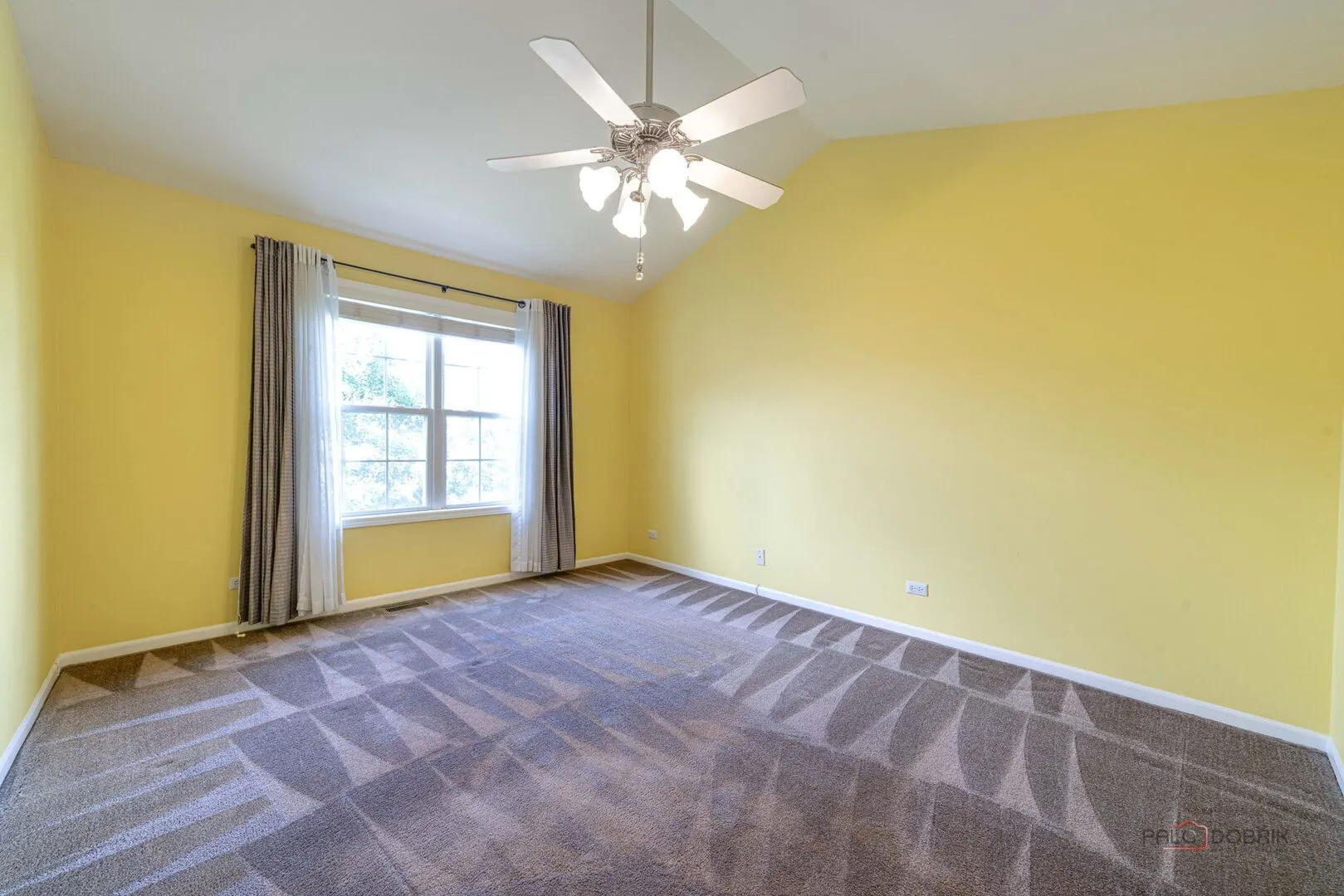 1432 Hampshire Court IL