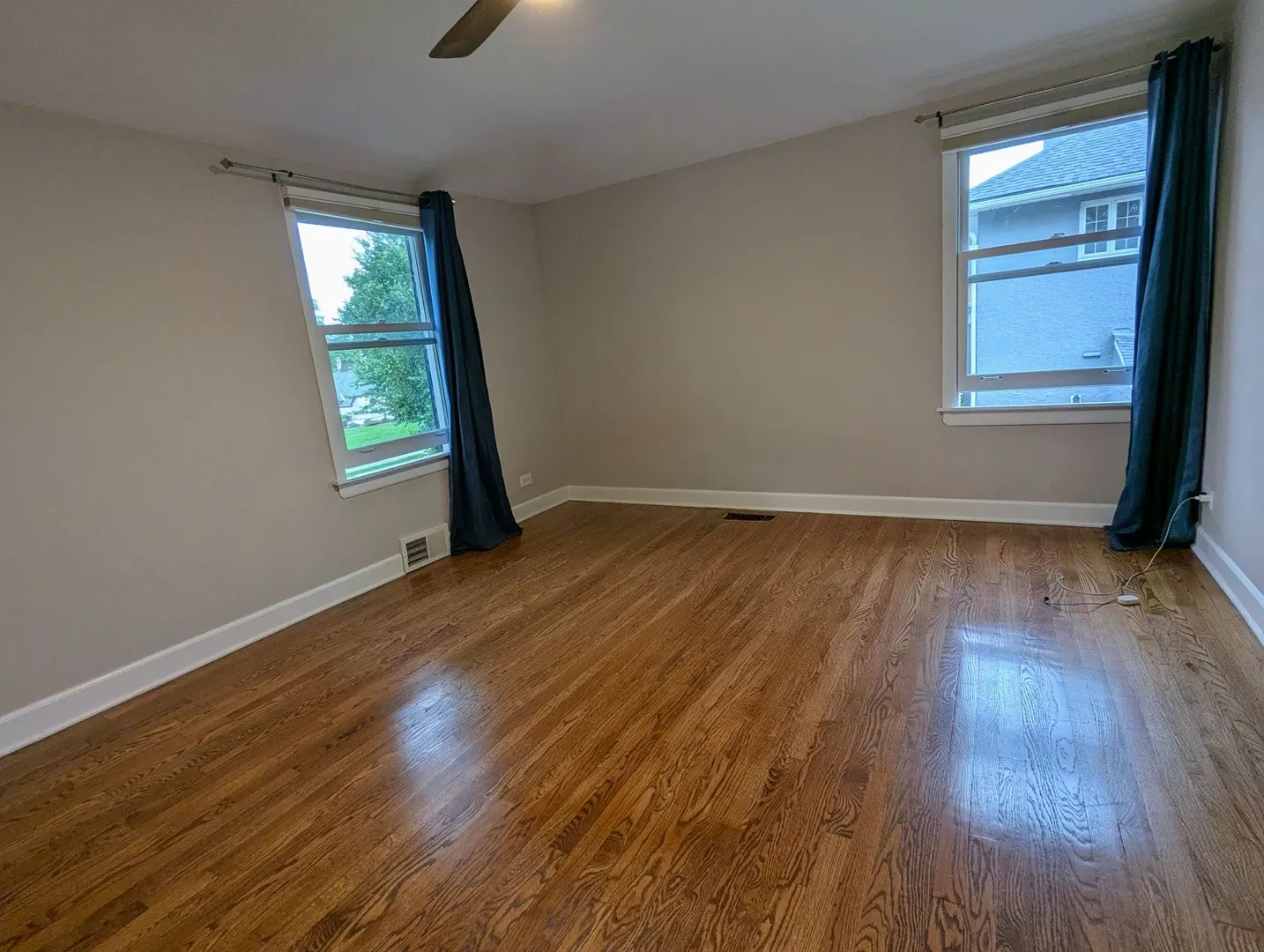 380 S HOLLY Avenue IL