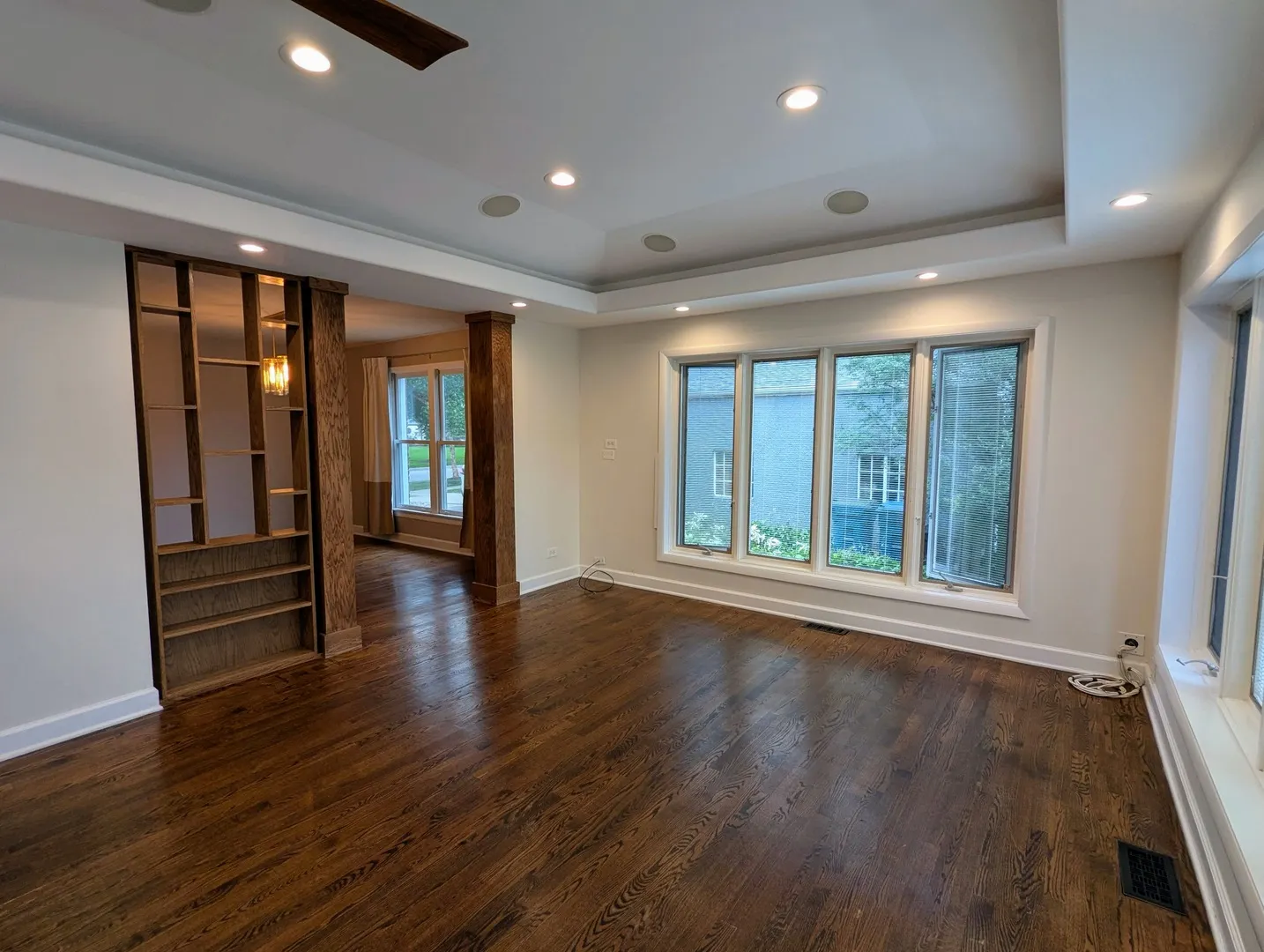 380 S HOLLY Avenue IL