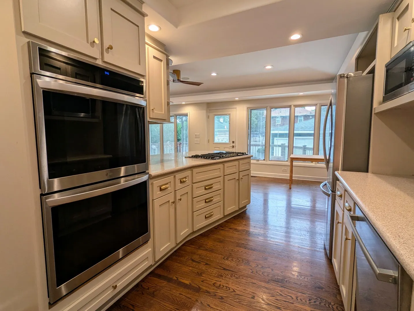 380 S HOLLY Avenue IL