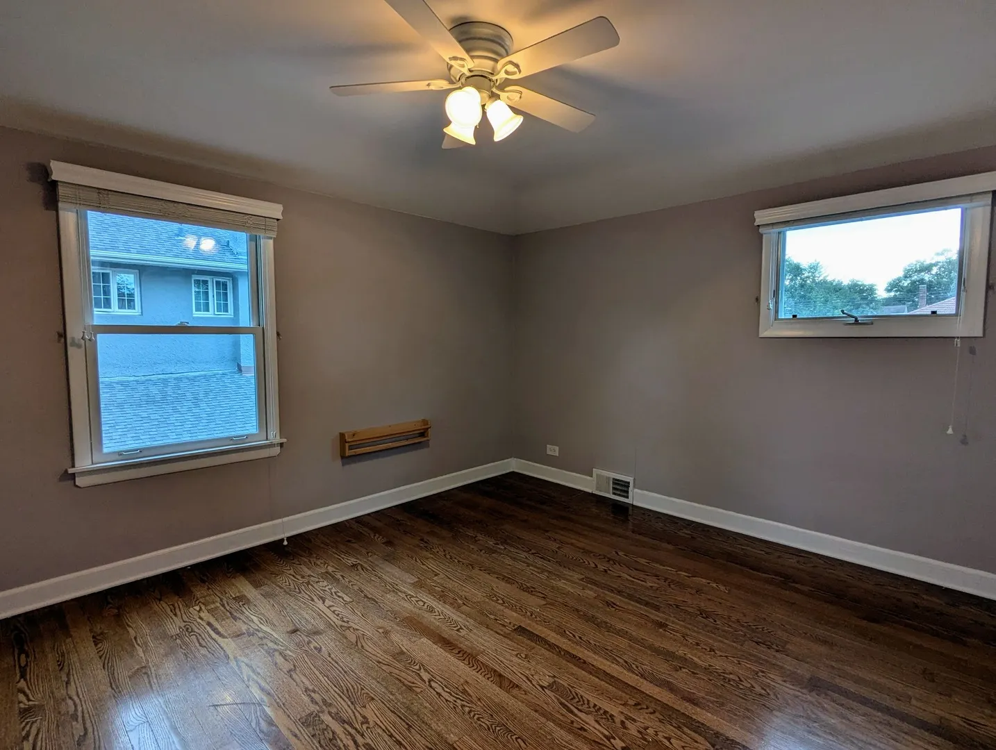 380 S HOLLY Avenue IL