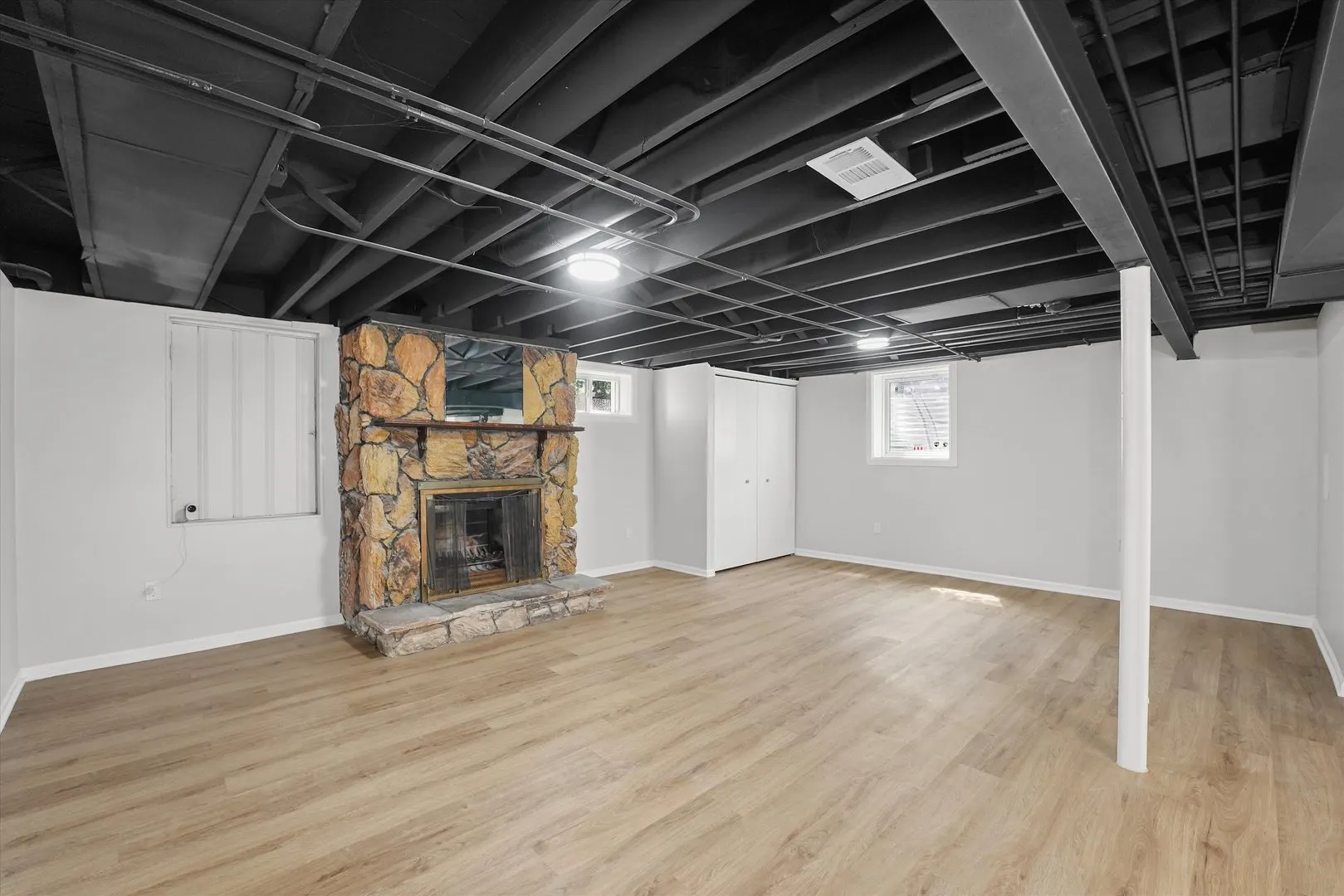 3755 EMERALD Avenue IL