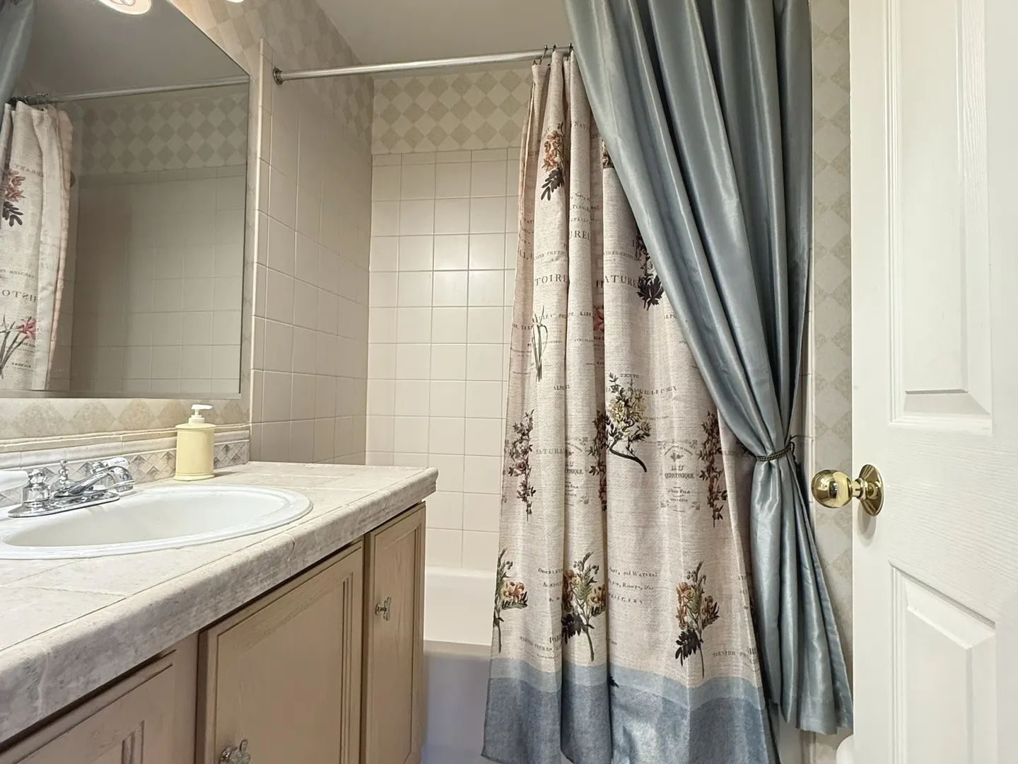 374 W Boxwood Court IL