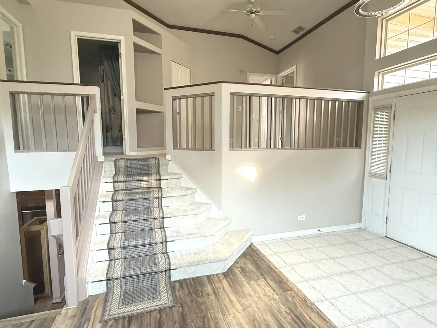 374 W Boxwood Court IL