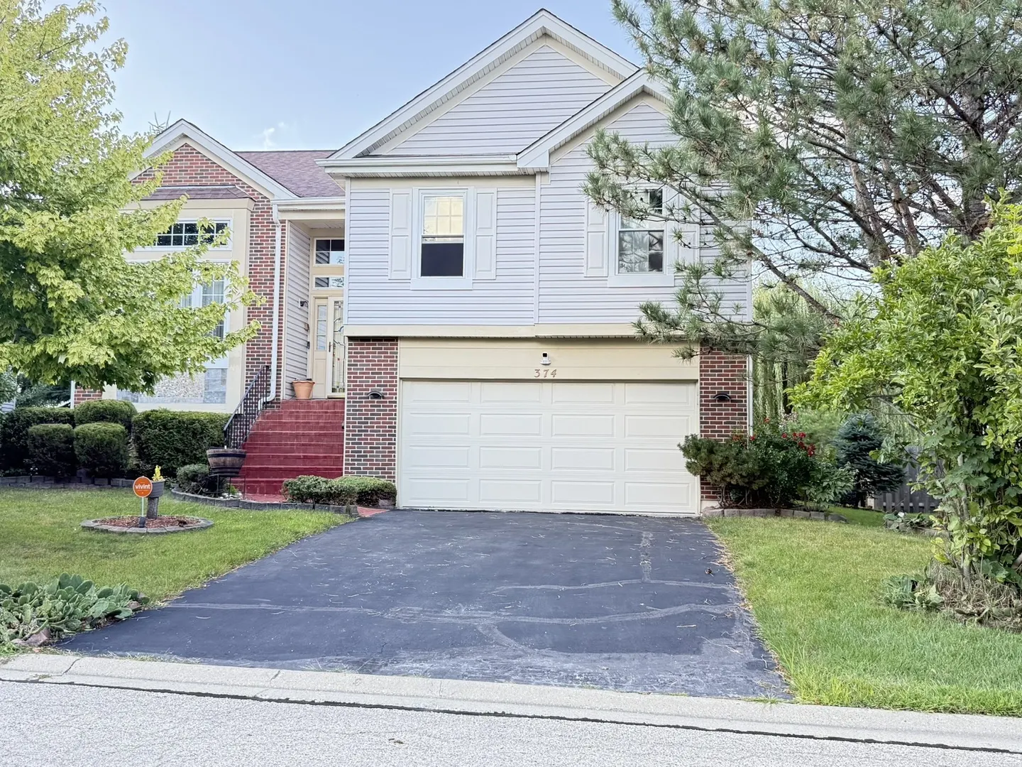374 W Boxwood Court IL