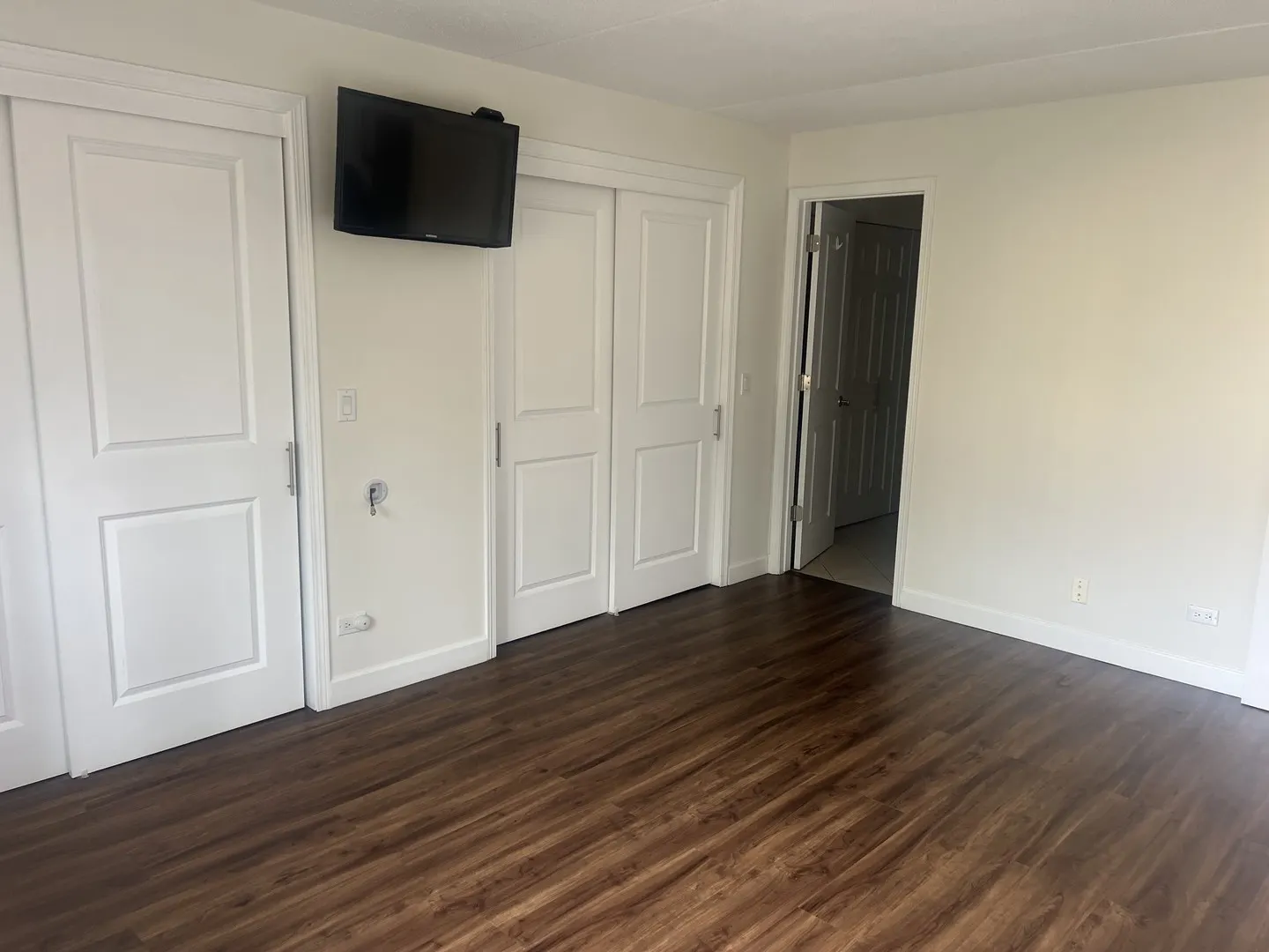 6540 W Irving Park Road 204 IL