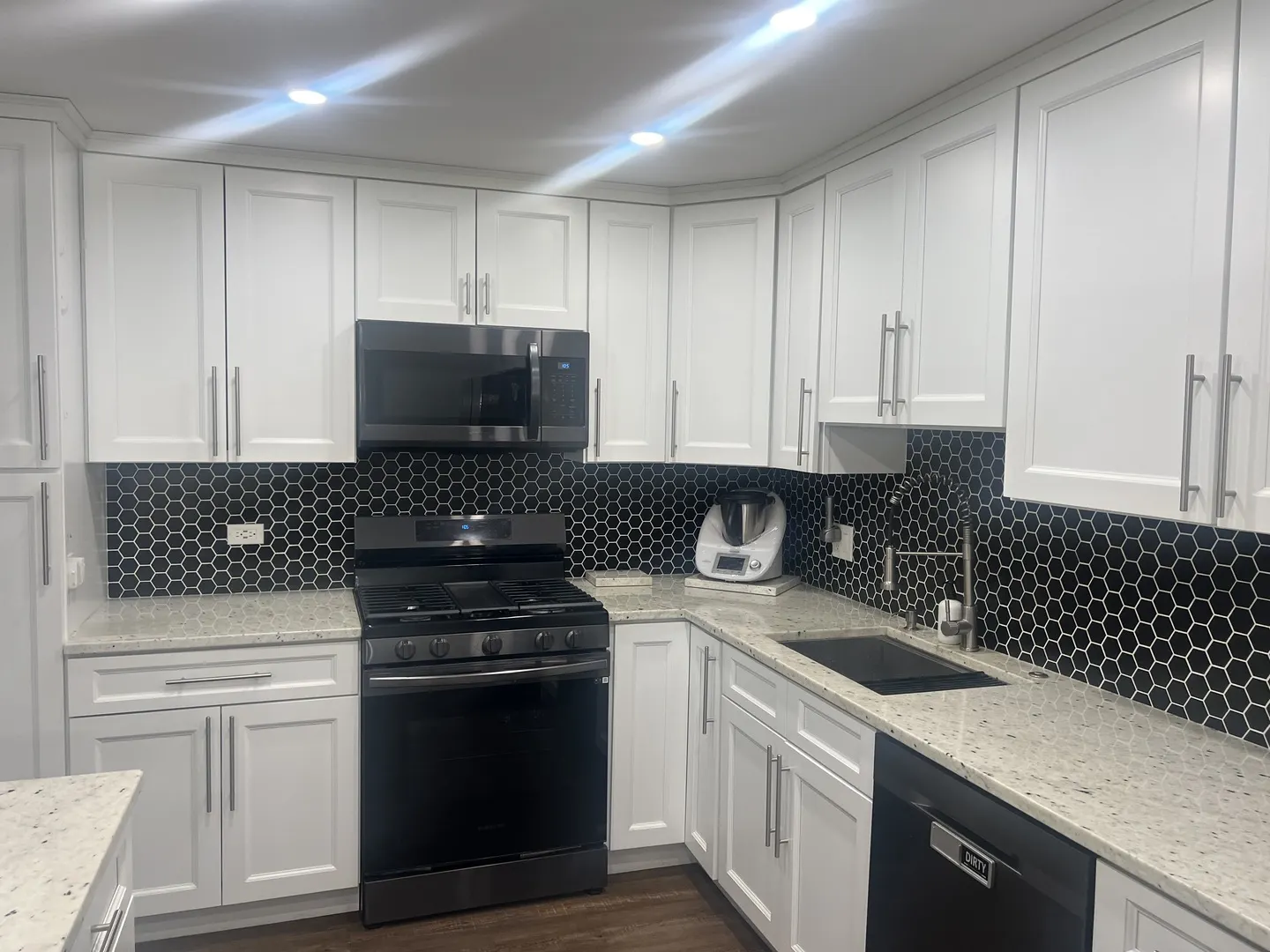 6540 W Irving Park Road 204 IL