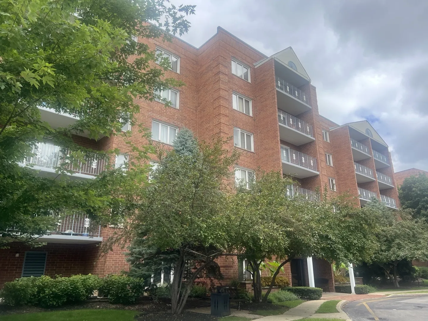6540 W Irving Park Road 204 IL