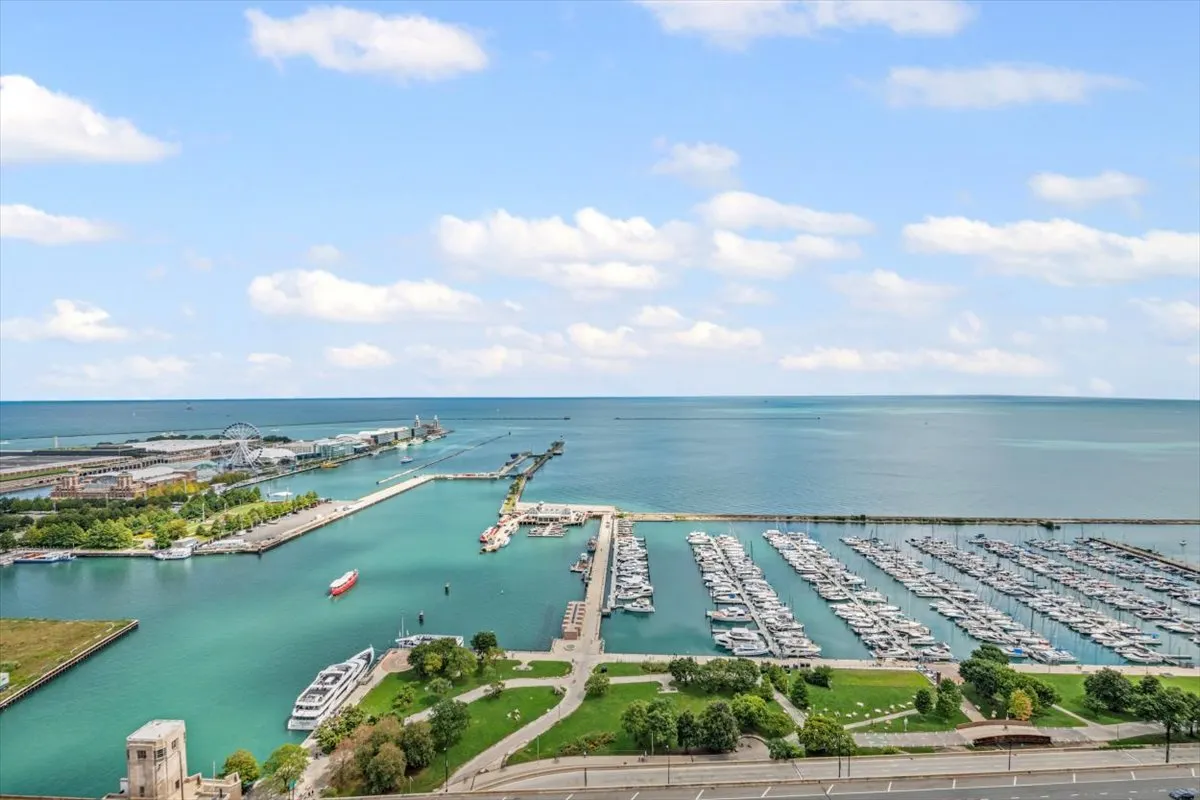 450 E Waterside Drive 2903 IL