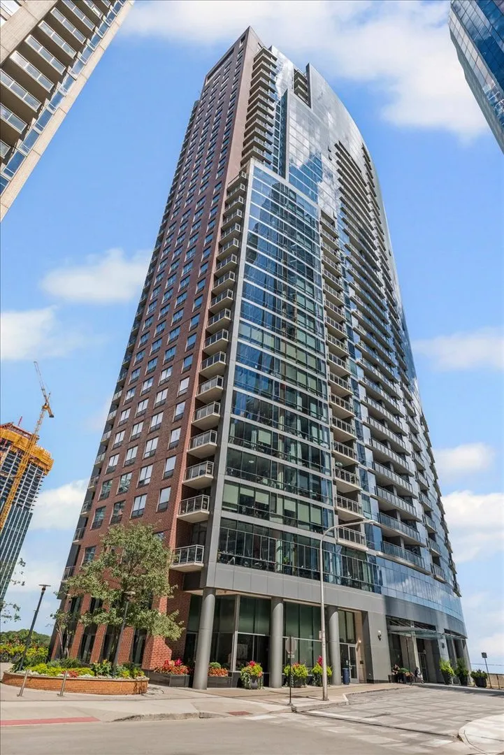 450 E Waterside Drive 2903 IL