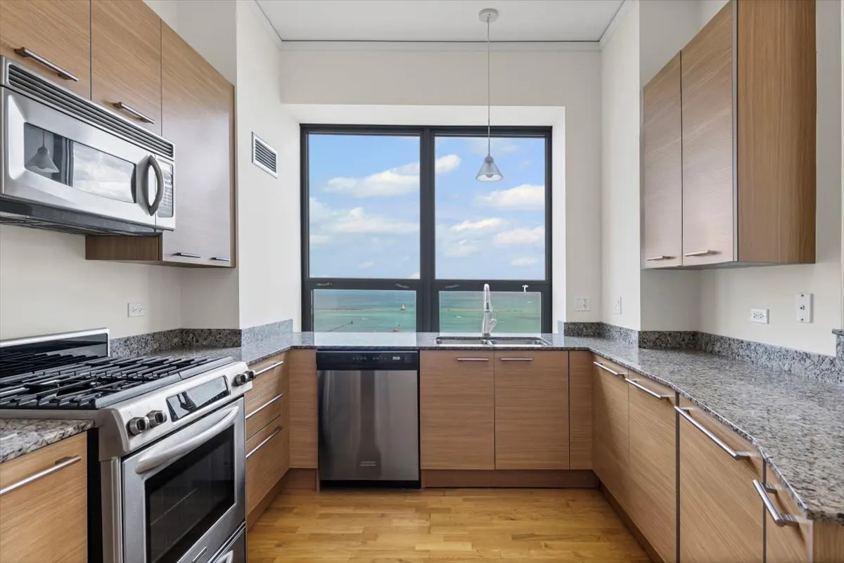 450 E Waterside Drive 2903 IL