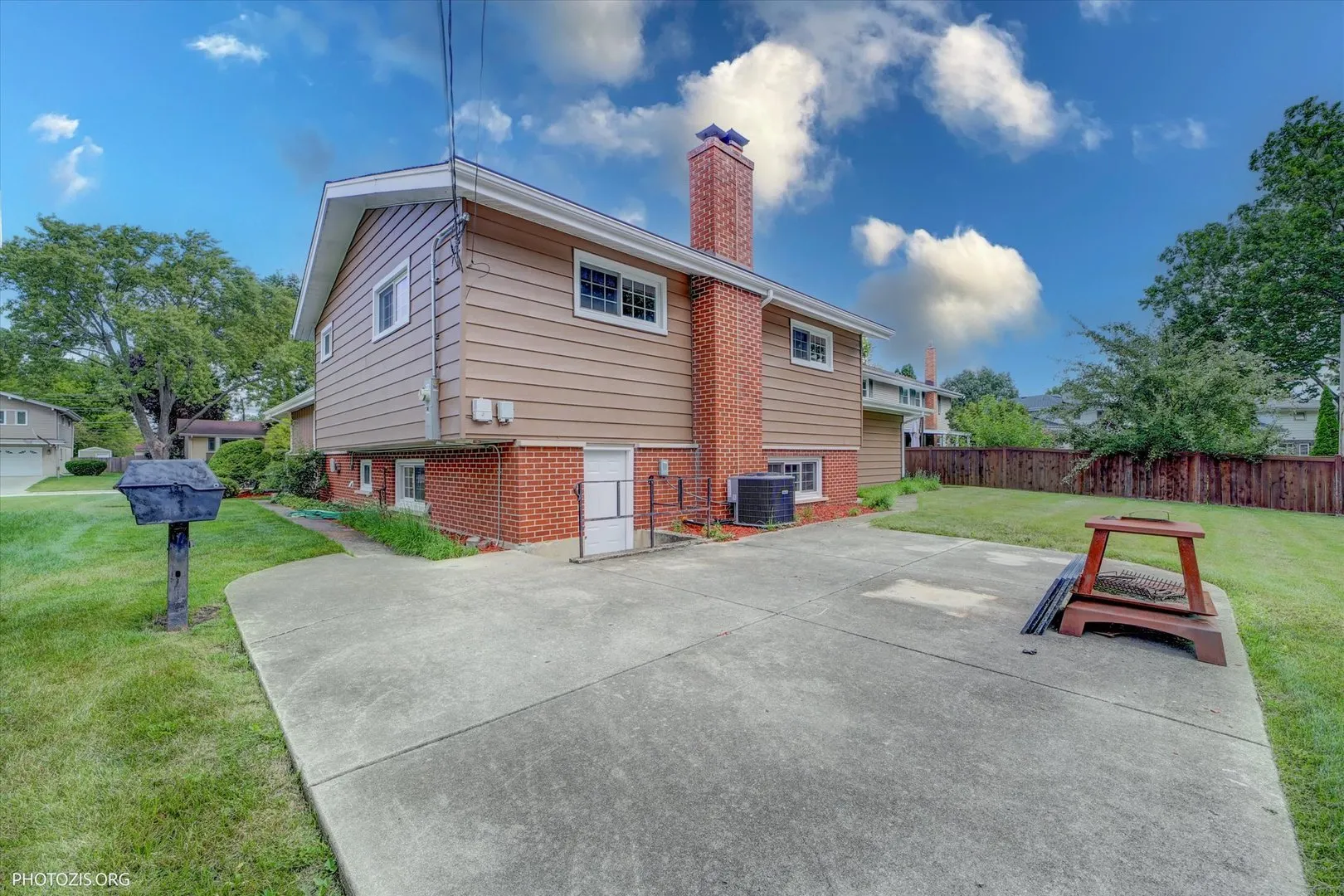 1501 E BARBERRY Lane IL