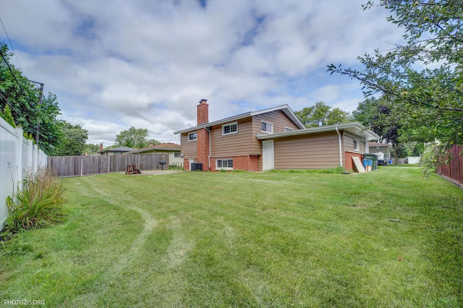 1501 E BARBERRY Lane IL