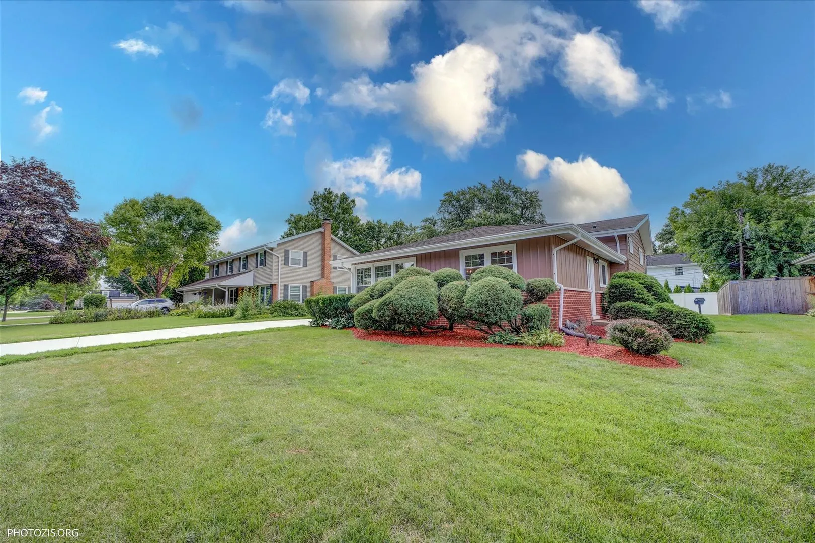 1501 E BARBERRY Lane IL