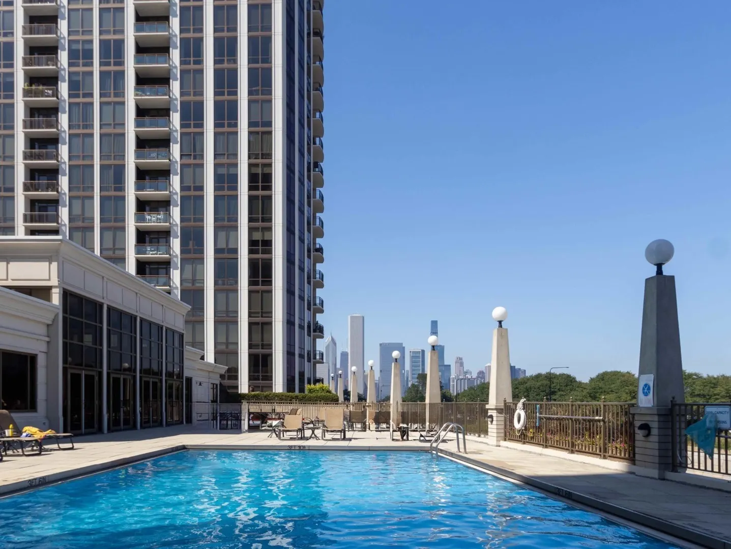 1335 S PRAIRIE Avenue 1706 IL