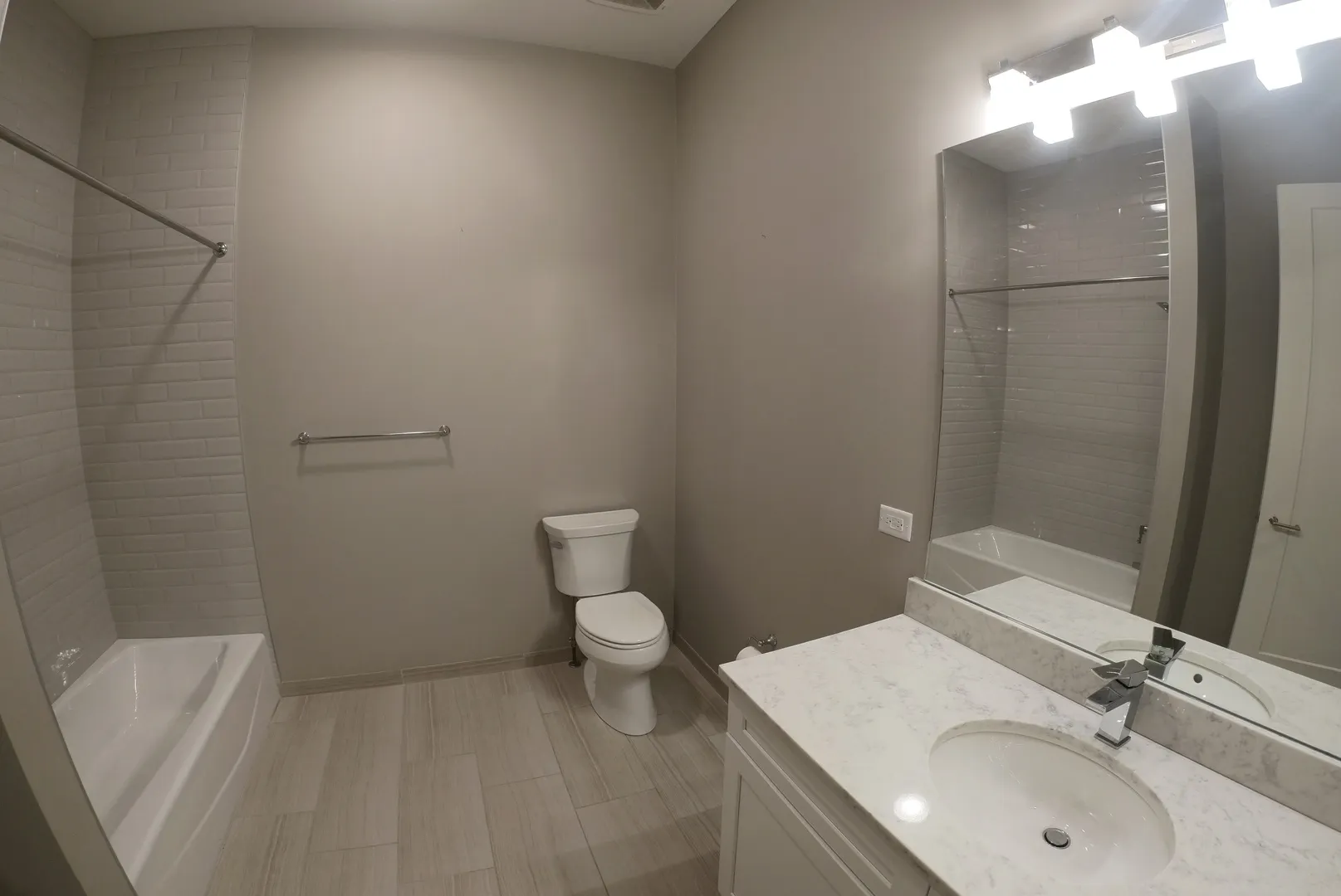 2050 N Clark Street 403 IL